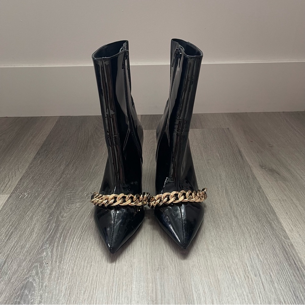 RAYE Foxx Glossy Black Pointed Toe Heeled Boots Gold Chain Accent 6.5